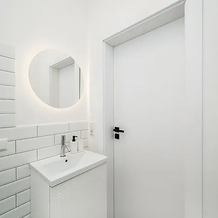 Apartment Modern 2-bedroom In Old Town/urban Rent *