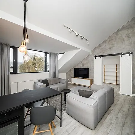 Modern 2-bedroom In Old Town/urban Rent *