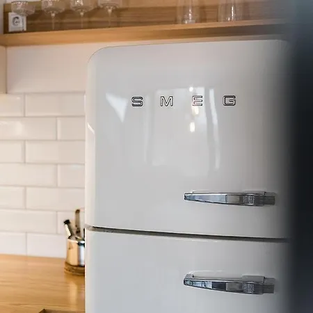 Modern 2-bedroom In Old Town/urban Rent *