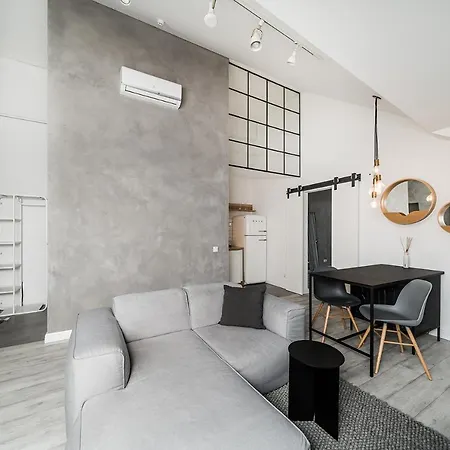 Modern 2-bedroom In Old Town/urban Rent Apartment *